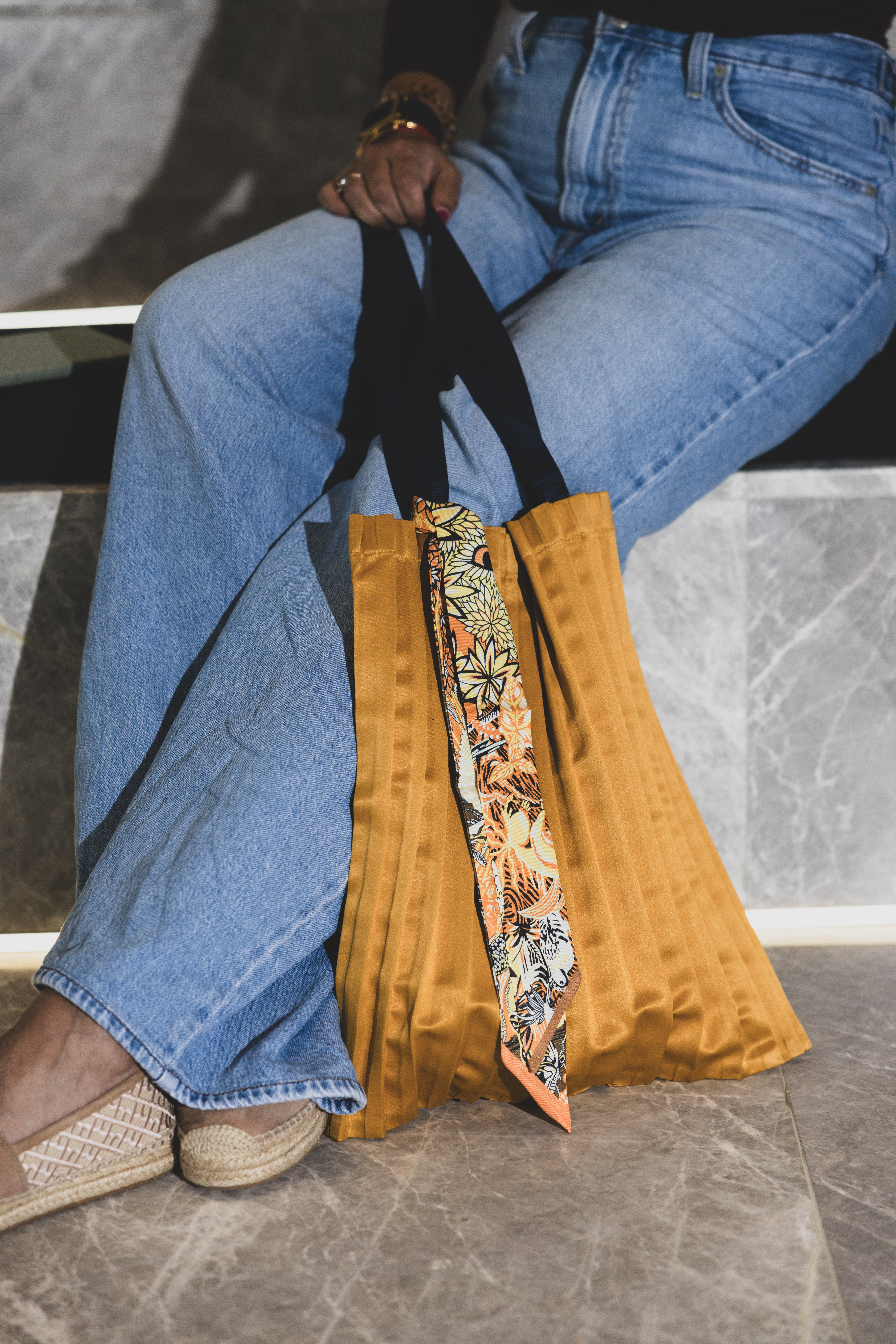 Siena Moutarde – Mustard Satin Tote image 3